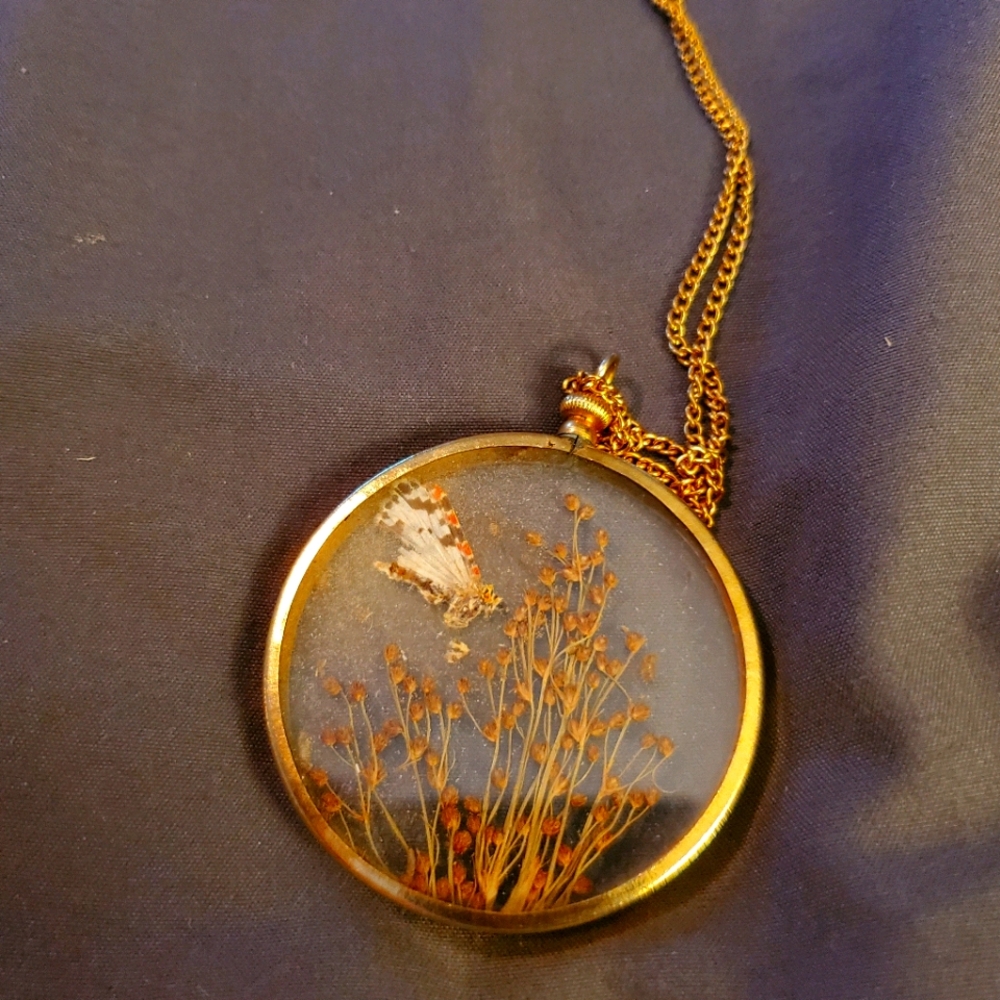 Pressed flower pendant